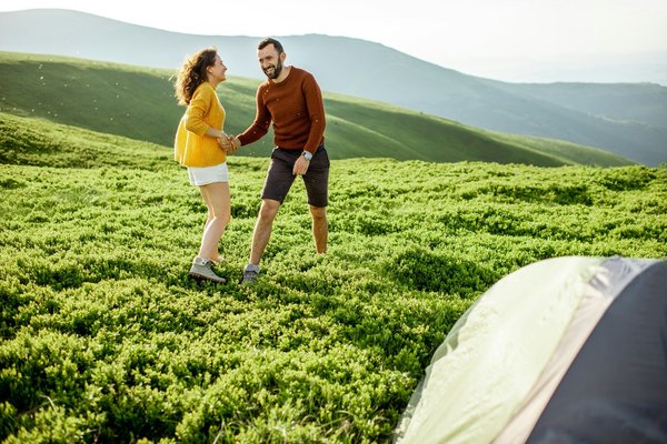 What are the critical torque specs for engine bolts on a Moto Guzzi V9 Bobber?